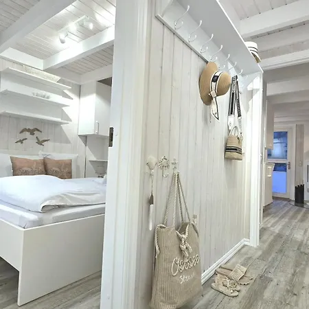 Ferienhaus Strandhaus Rügen 243 - Meerblick, Sauna, Kamin&whirlpool